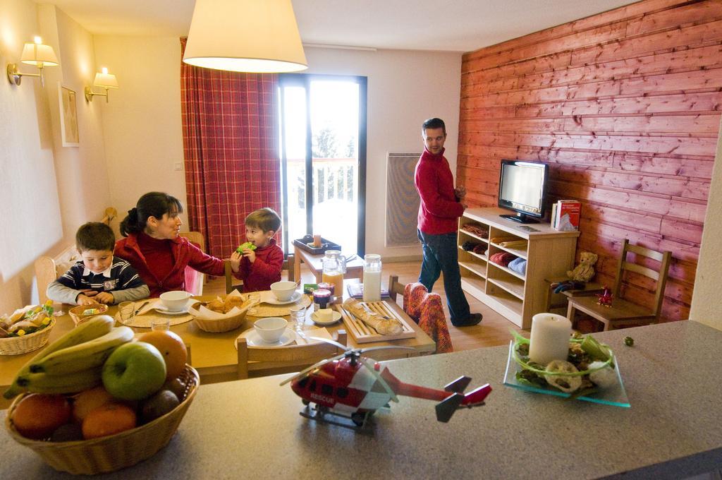 Residence Goelia Le Domaine De Castella Font-Romeu-Odeillo-Via Exteriér fotografie